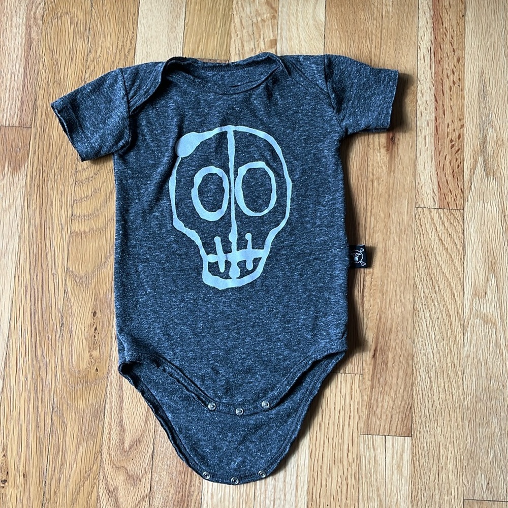 Nununu grey skull one piece